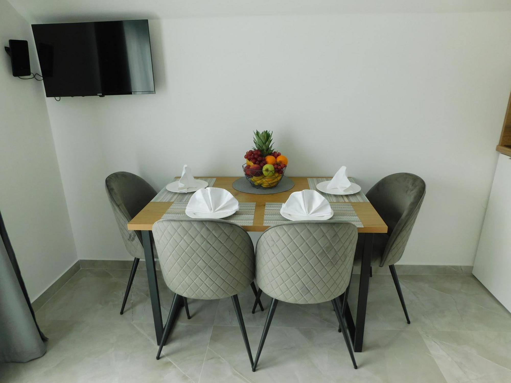 Apartman Nativis Otocac Exterior photo