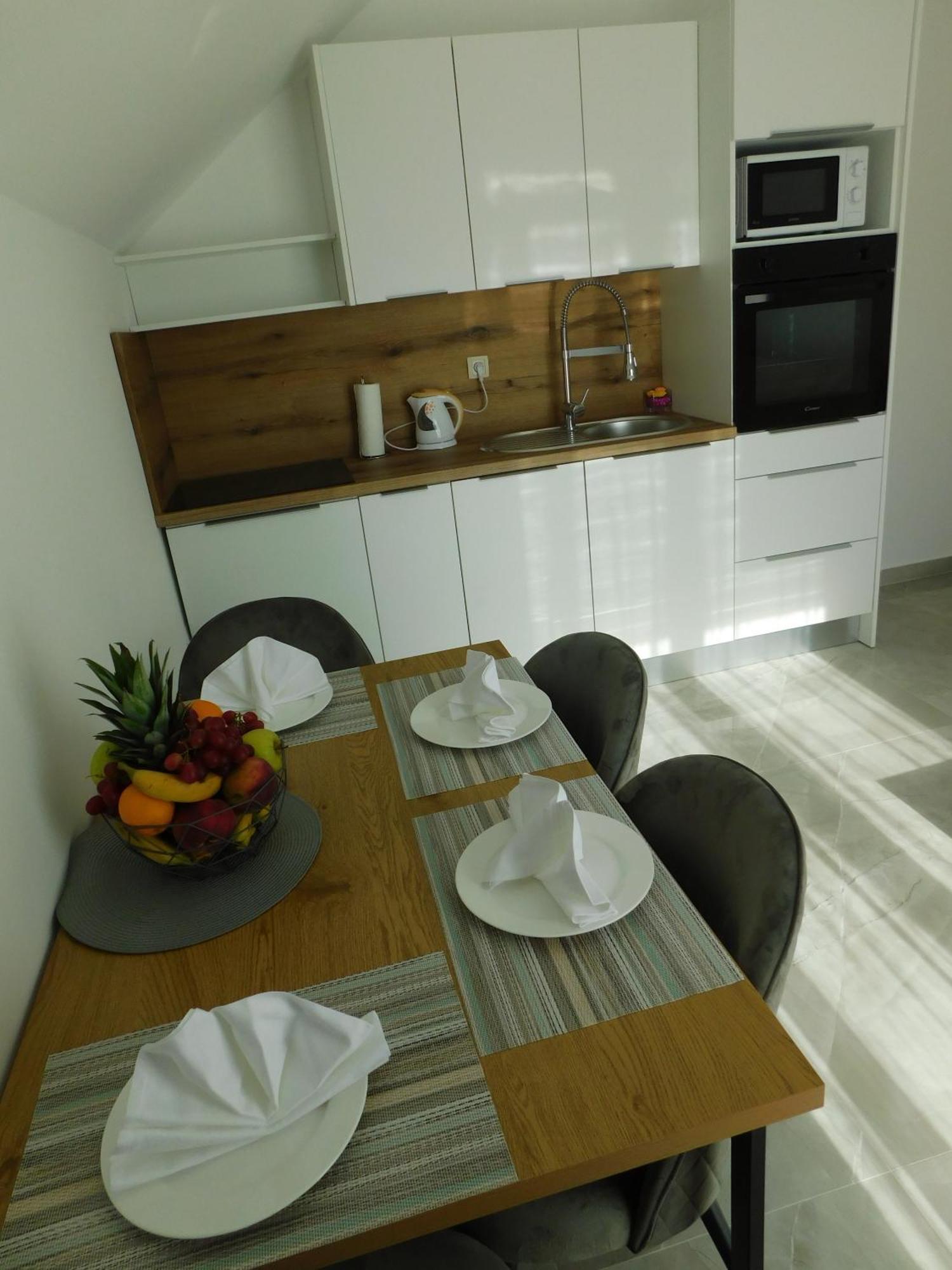 Apartman Nativis Otocac Exterior photo