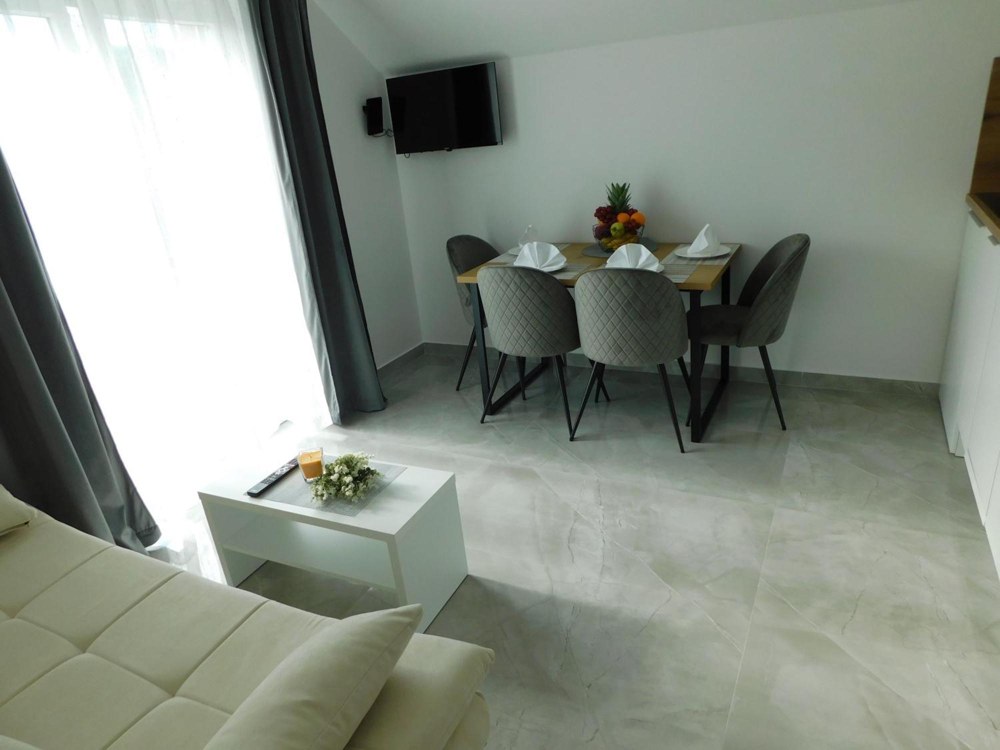 Apartman Nativis Otocac Exterior photo