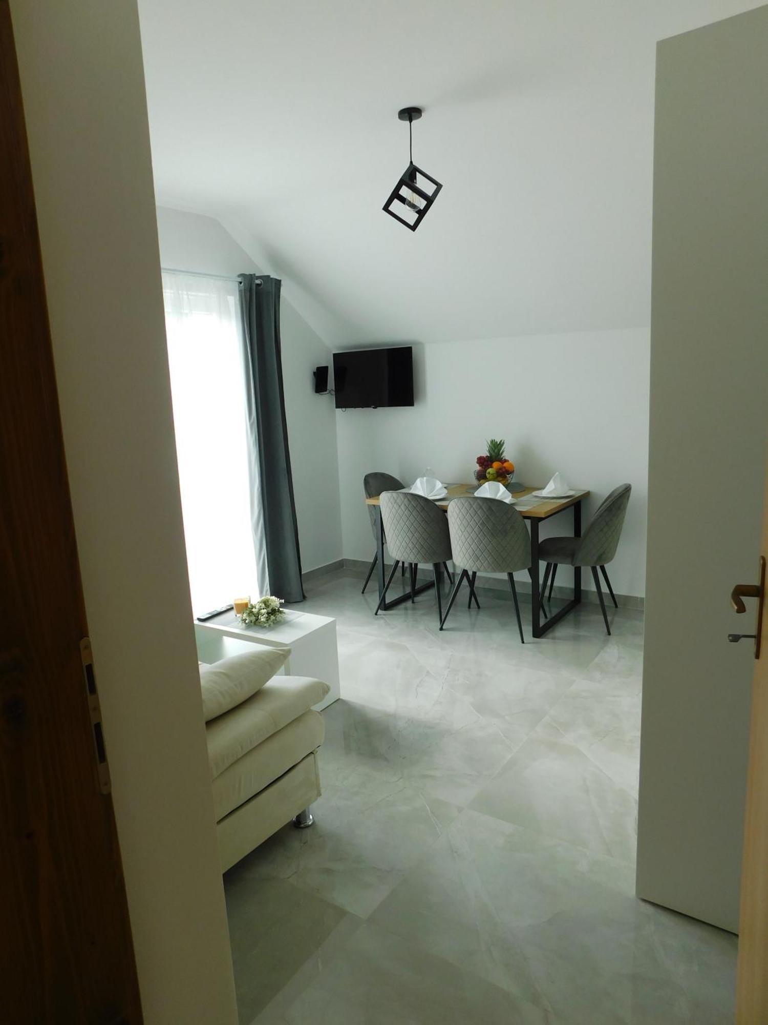 Apartman Nativis Otocac Exterior photo