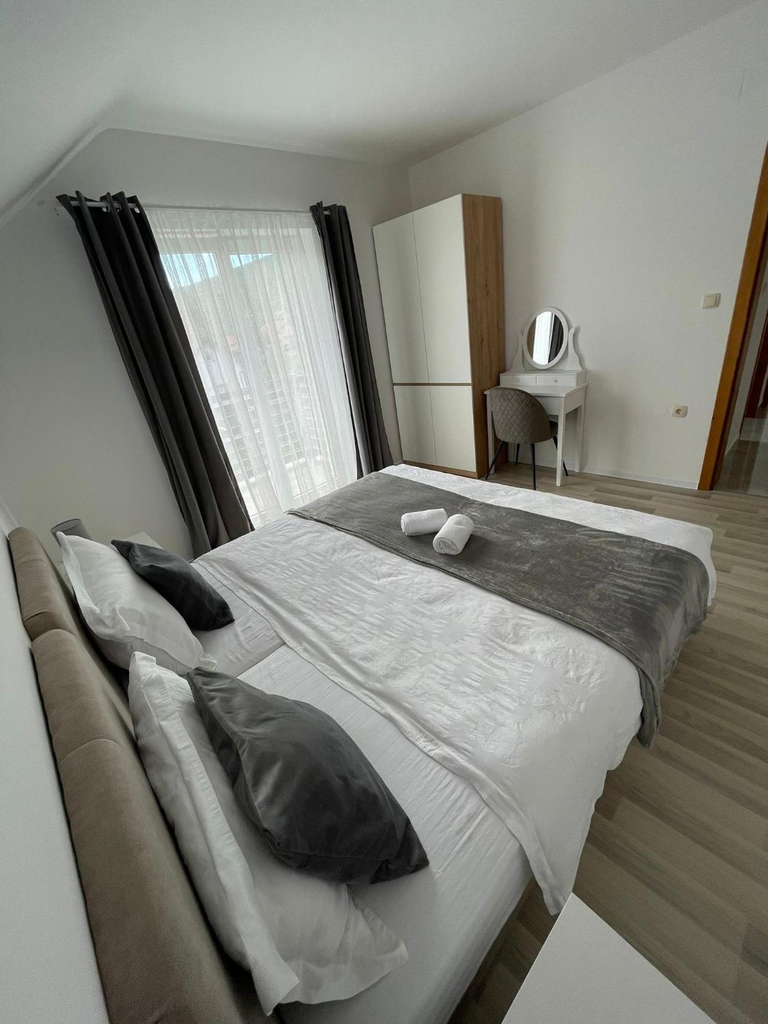 Apartman Nativis Otocac Exterior photo